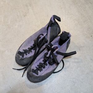 5 10 Stealth C4 Climbing Shoes Faded Purple Men's 7.5 Lace Up